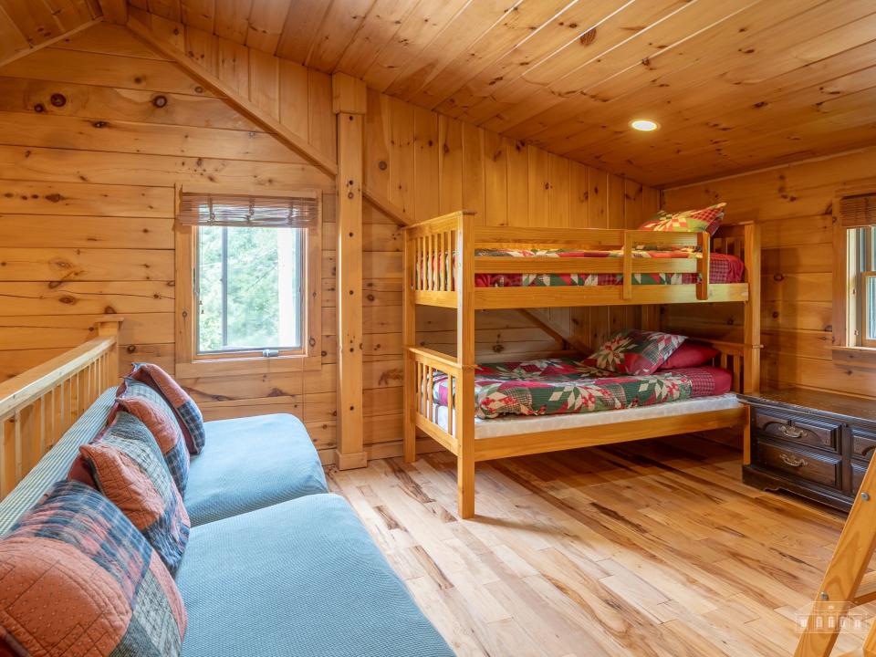 5885-5893 Cascade Rd LP-96