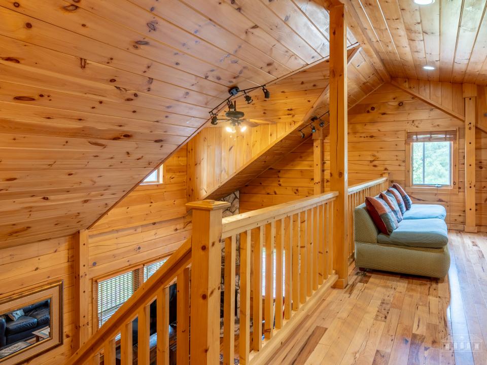 5885-5893 Cascade Rd LP-97