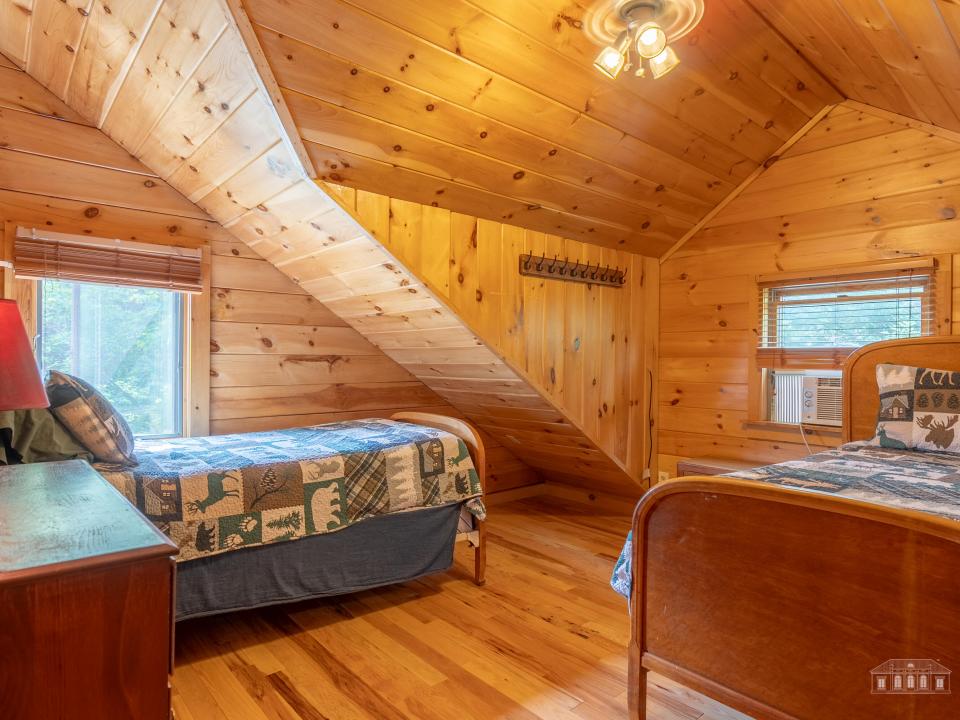 5885-5893 Cascade Rd LP-100