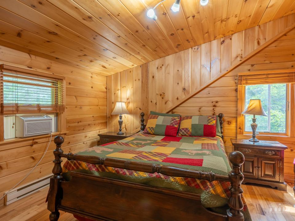 5885-5893 Cascade Rd LP-103