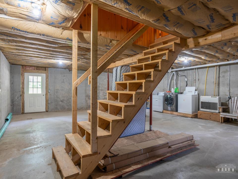 5885-5893 Cascade Rd LP-106