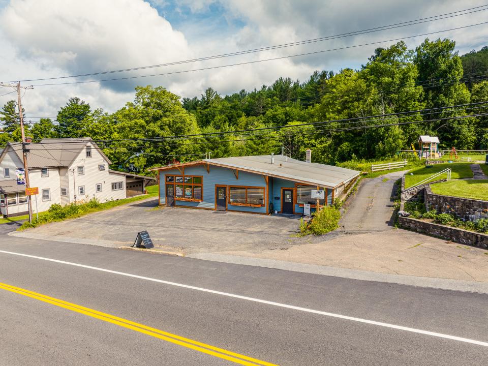 8572 Newcomb Rd-18 8572 Newcomb Rd-18
