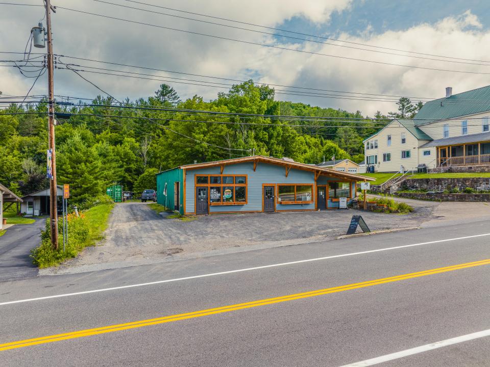 8572 Newcomb Rd-20