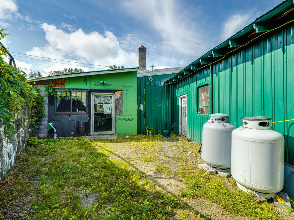 8572 Newcomb Rd-30
