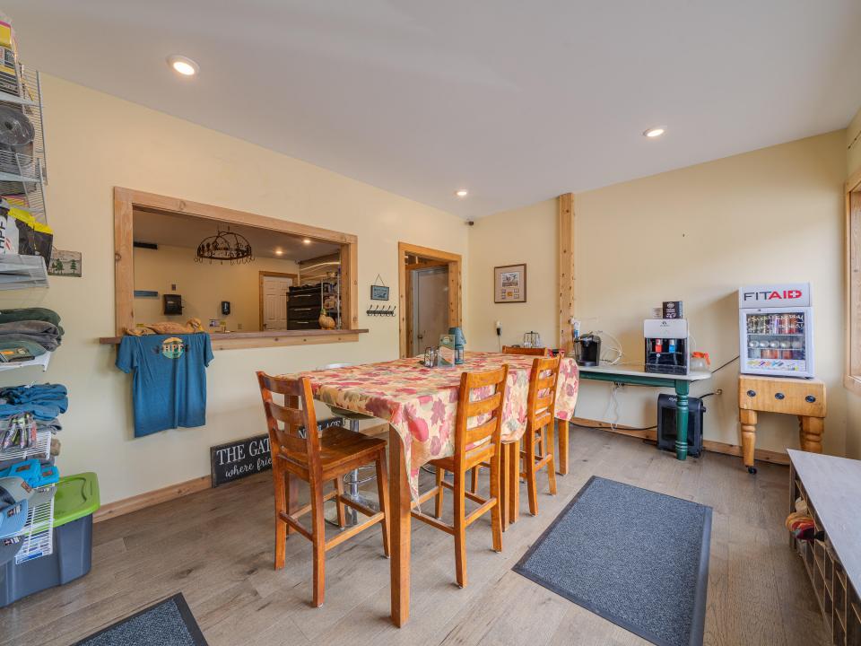 8572 Newcomb Rd-44