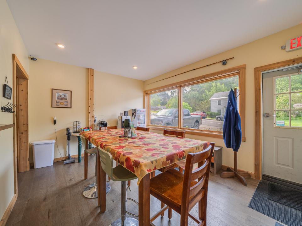 8572 Newcomb Rd-47