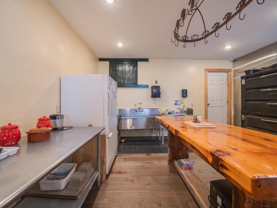 8572 Newcomb Rd-51