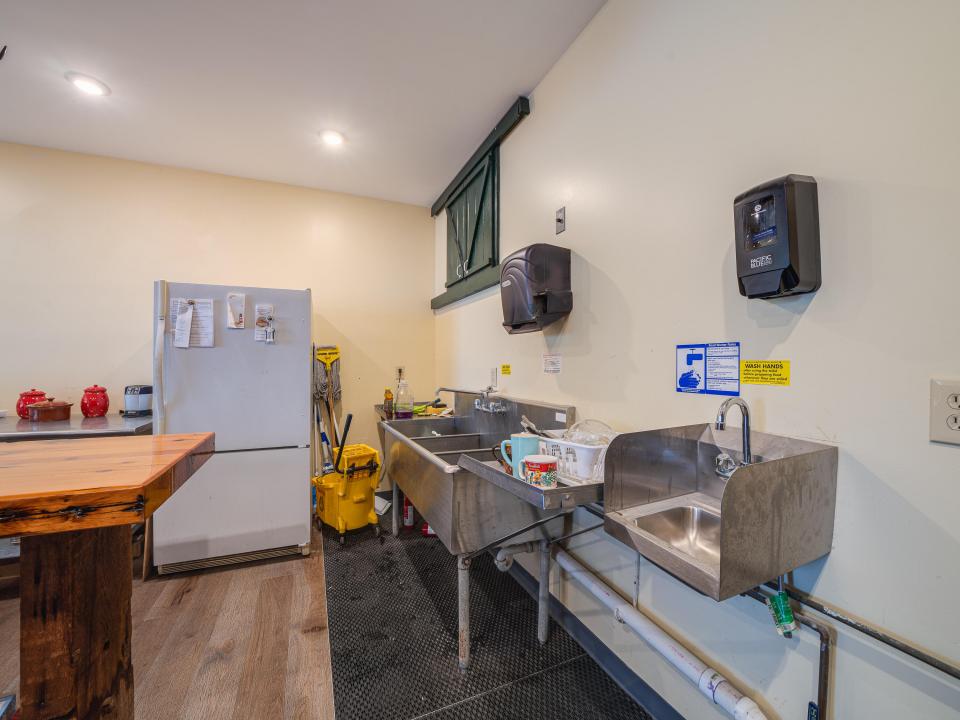 8572 Newcomb Rd-53