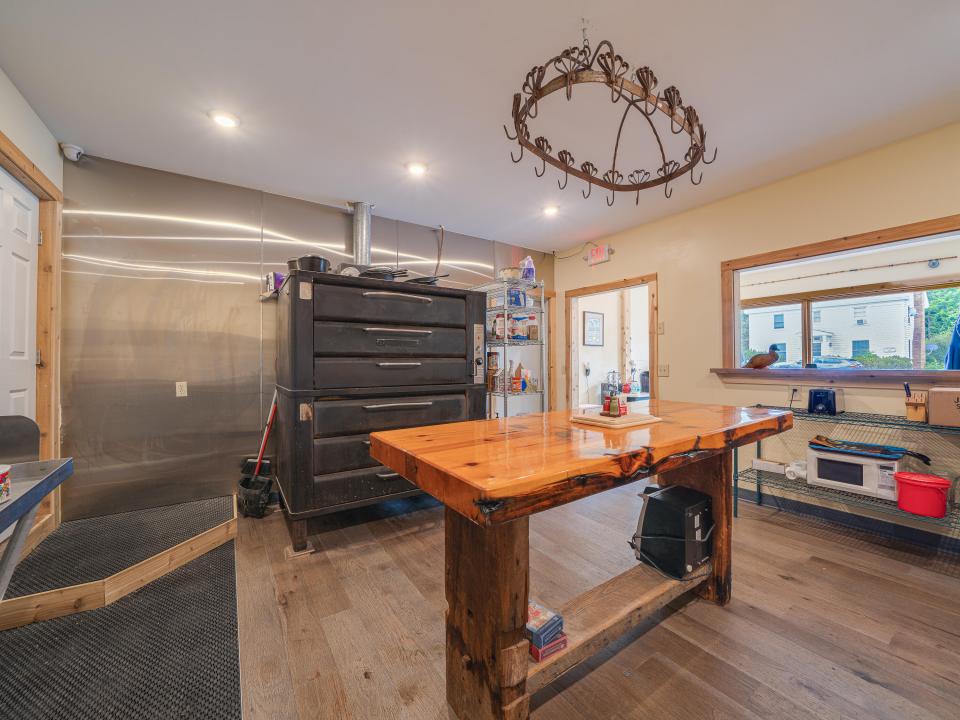 8572 Newcomb Rd-55