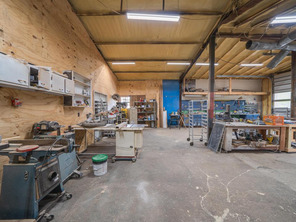 8572 Newcomb Rd-64