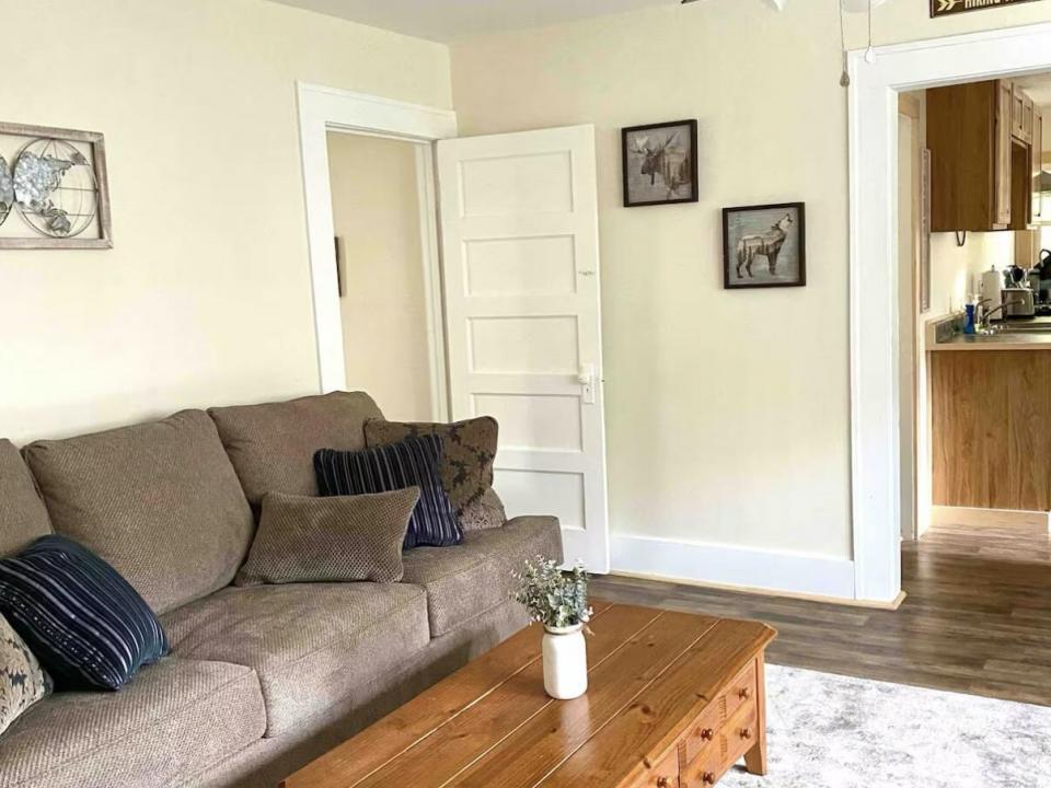 39 Shepard Apartment 1 Living Room 3