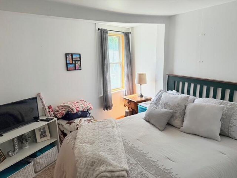 39 shepard unit 3 bed pic 3