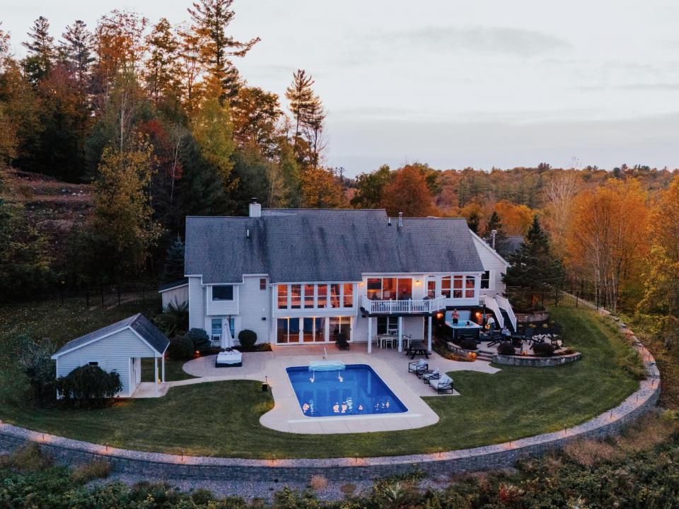 34B4971D-1A06-44D5-BE42-BC67C0F94320_1_2