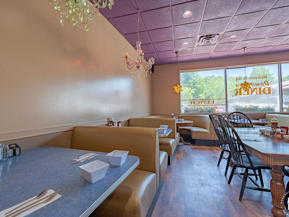 DowntownDinerInLakePlacid_Booths_From_Be