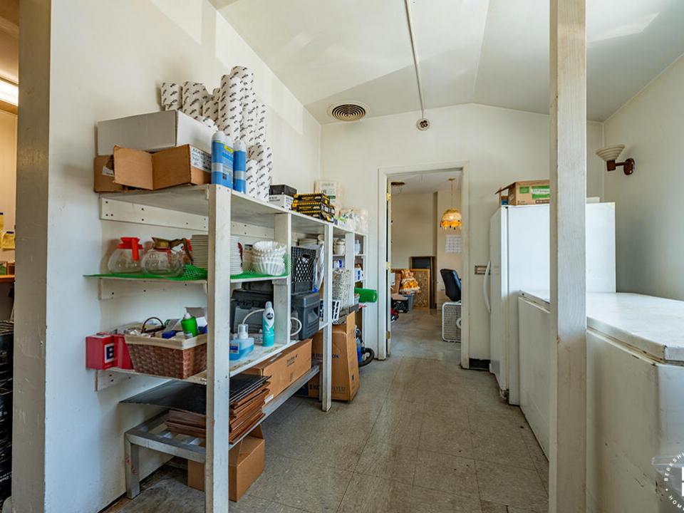 DowntownDinerInLakePlacid_DryStorage_Off