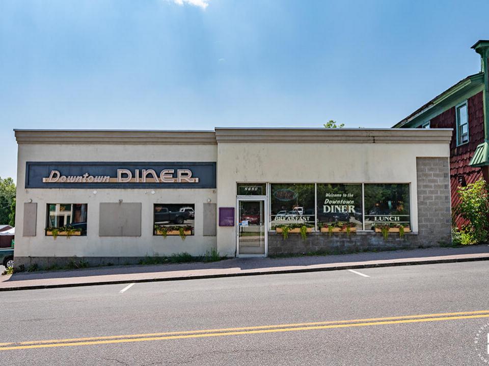 DowntownDinerInLakePlacid_Exterior_Front