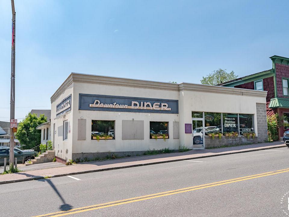 DowntownDinerInLakePlacid_Exterior_L