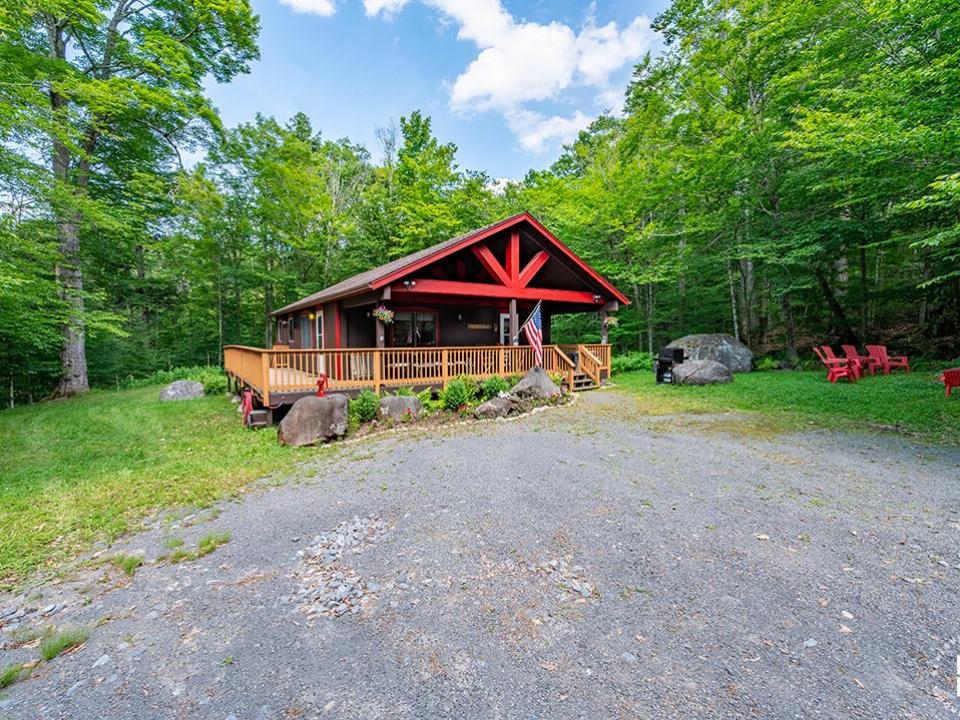 SaranacLakeCottageOnBartlettCarry_Exteri