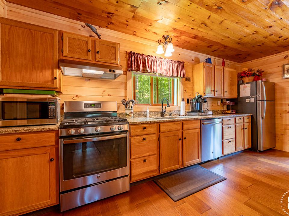 SaranacLakeCottageOnBartlettCarry_Kitche
