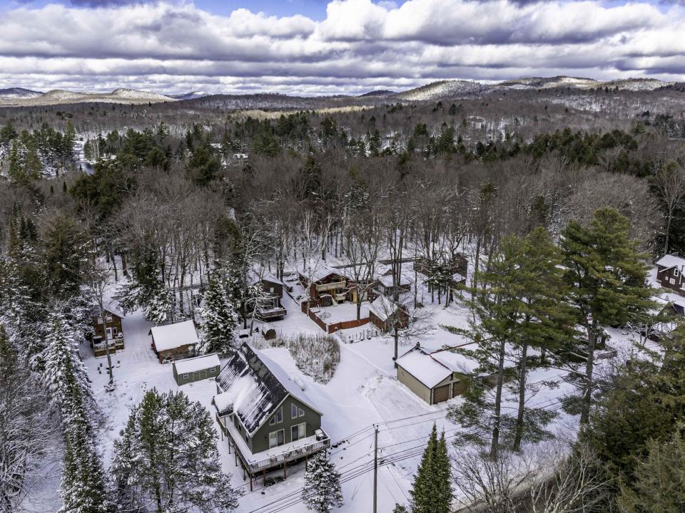 DJI_20251118130400_0001_D-HDR