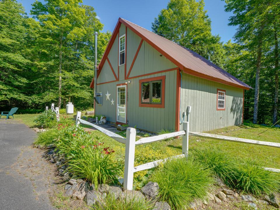 BCBF7CBF-7FDA-4FDB-A1A2-30DFFD85BA9C_1_1