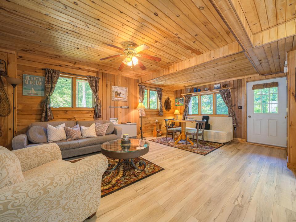 59C35C49-7AB4-436B-B886-E20CA56ED4D6_1_1