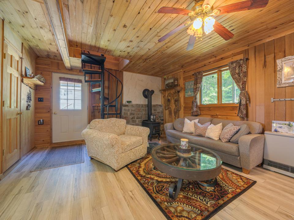 168FE5B5-3E01-4EA0-8A55-51A8366DD703_1_1