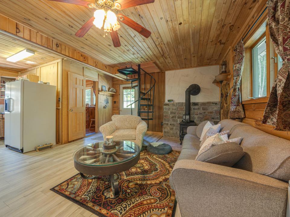 626D9A17-6FF7-4FA1-8BFD-C2453BF64133_1_1