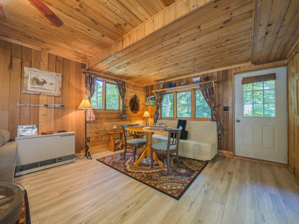 F2CC362D-4D8B-4D77-AFC3-341AAB166542_4_5