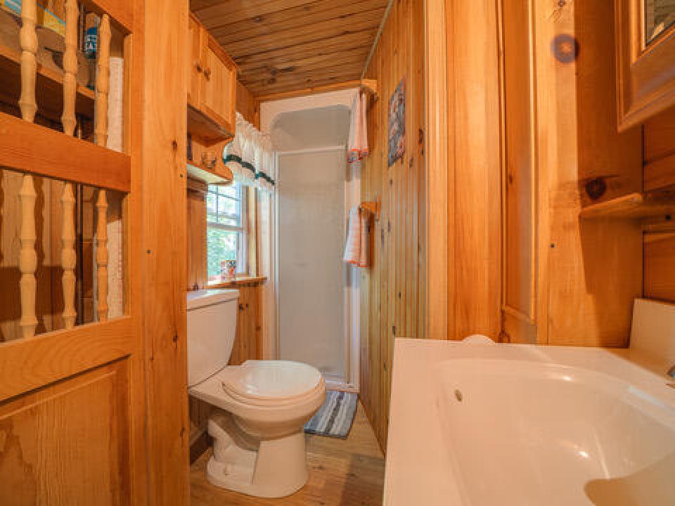 972BE4E9-8312-4FF8-8CAE-14065E1958A1_4_5