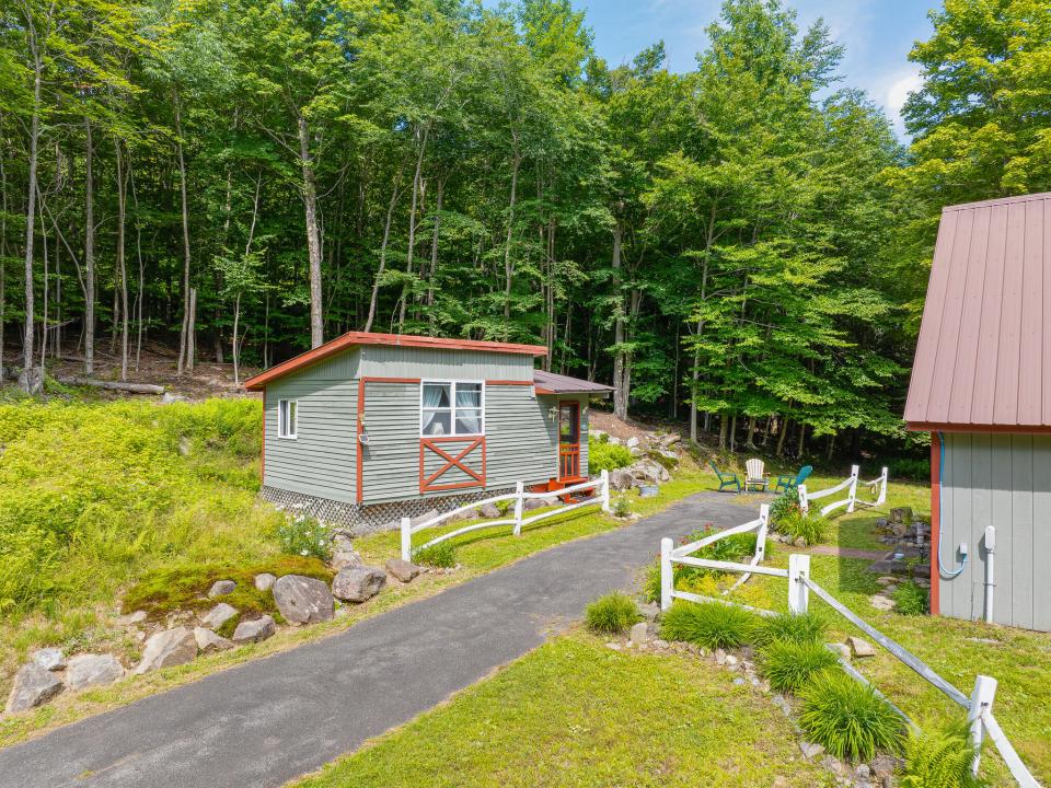 8C5CF86B-A128-4DF2-BD67-F2438EE8E516_1_1