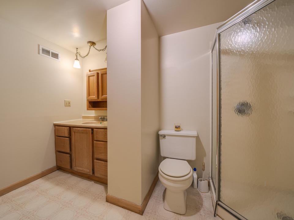 72 Mt. Meadows Way-100