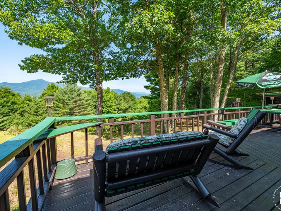 KeeneCabinOnStylesBrookRd_Deck_L