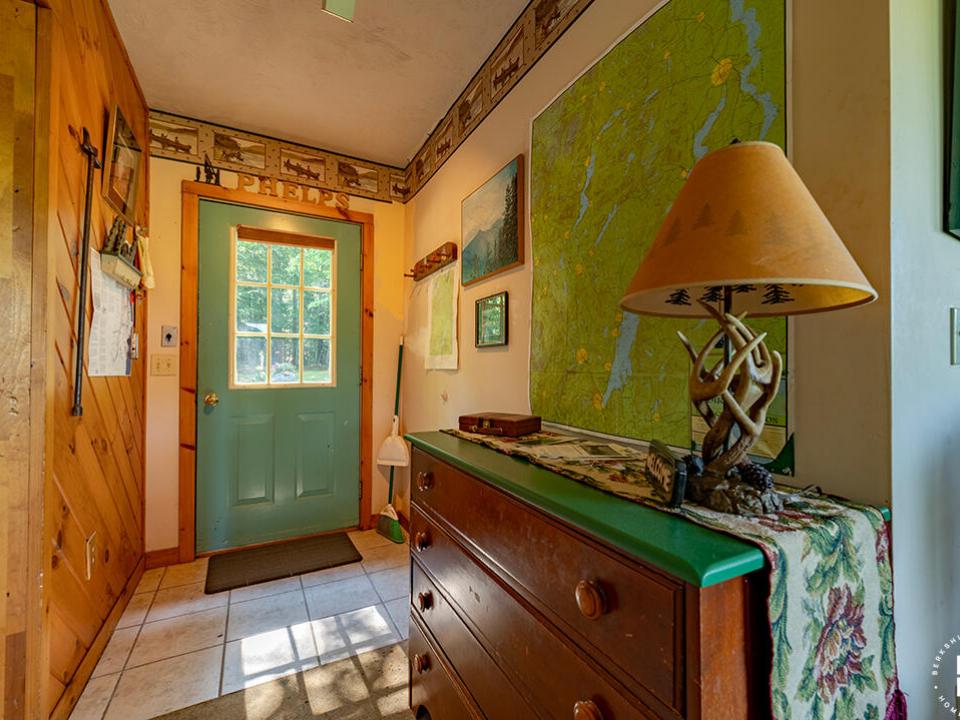 KeeneCabinOnStylesBrookRd_Entry