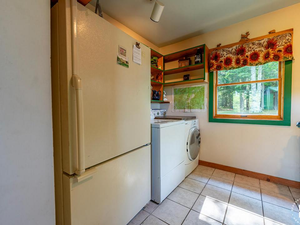 KeeneCabinOnStylesBrookRd_Kitchen_Fridge