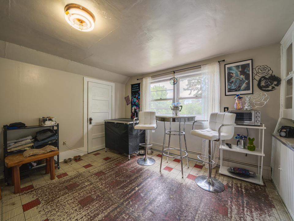 20 Broad St-50