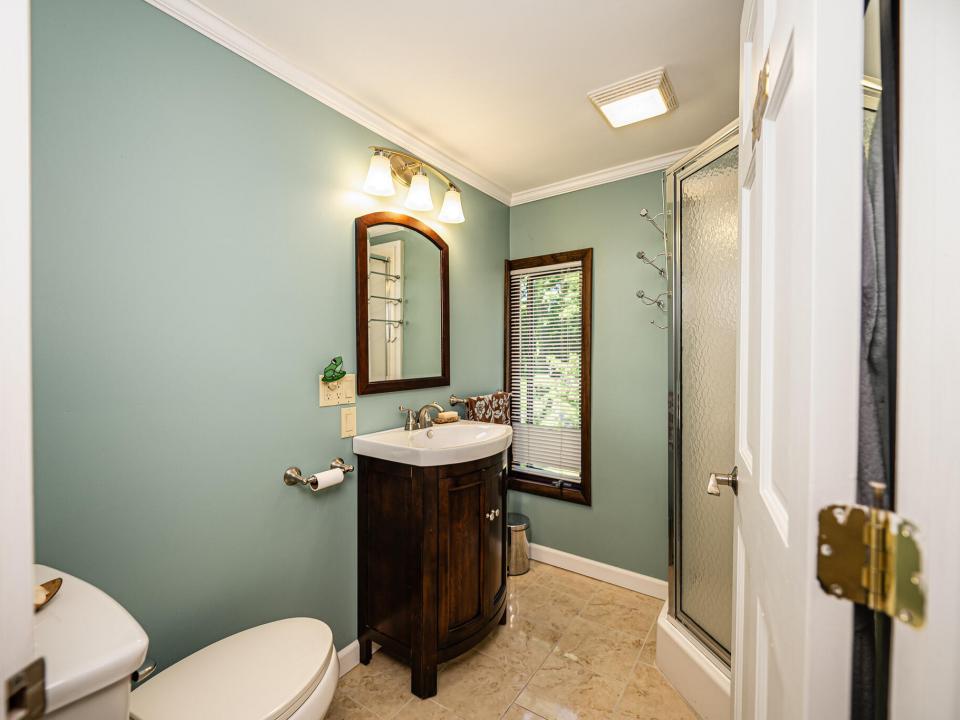 2nd Floor bath