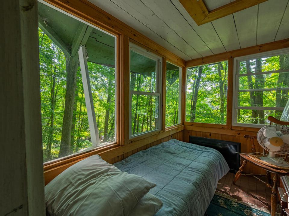 CharmingHomeOnMountainLane_GC_Sunporch