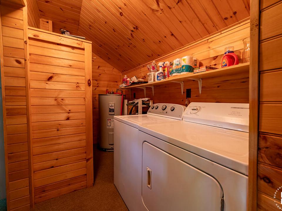 CharmingHomeOnMountainLane_GC_Laundry