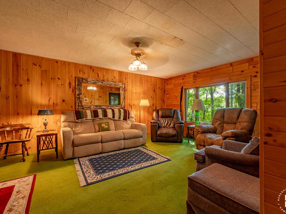 CharmingHomeOnMountainLane_GC_LR_R