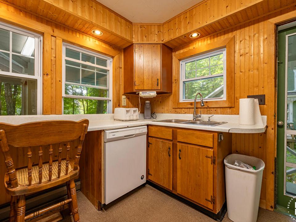 CharmingHomeOnMountainLane_GC_Kitchen_L