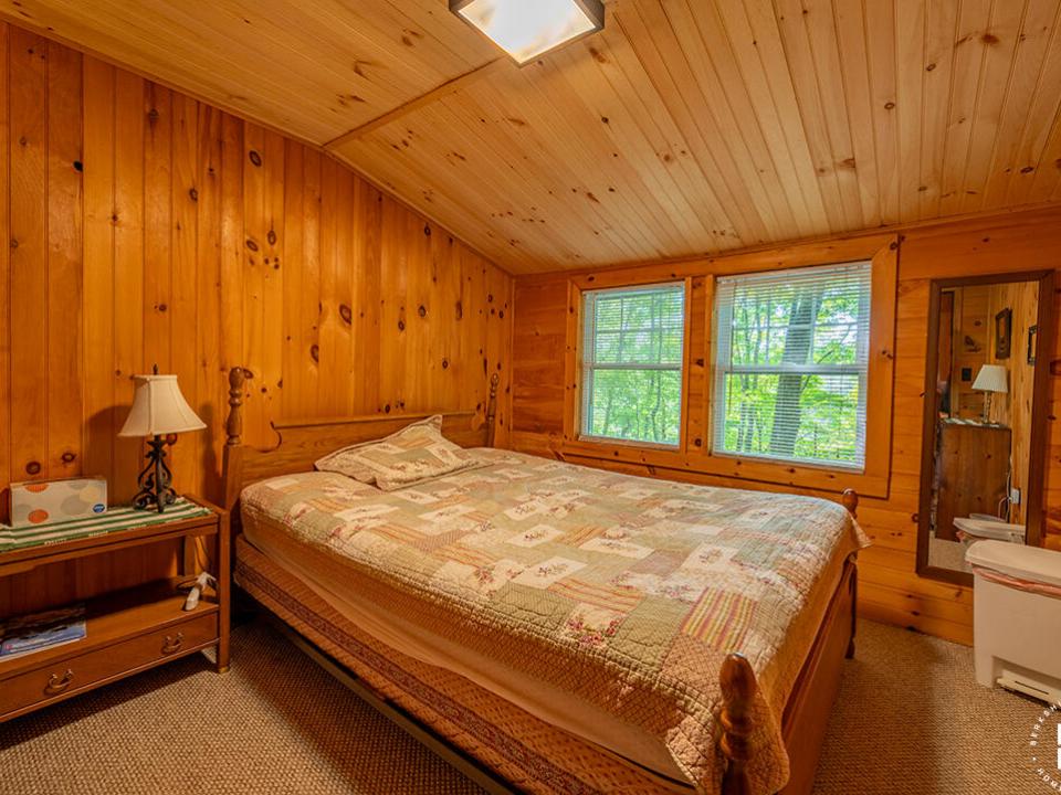 CharmingHomeOnMountainLane_GC_Bedroom1