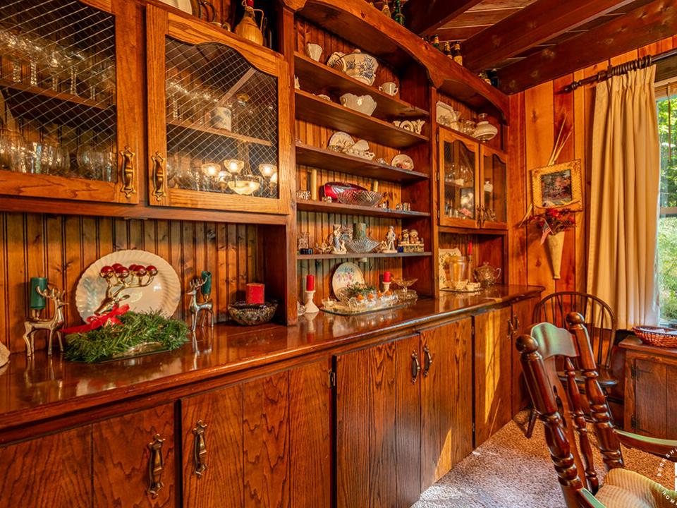 CharmingHomeOnMountainLane_DiningRoom_Ca