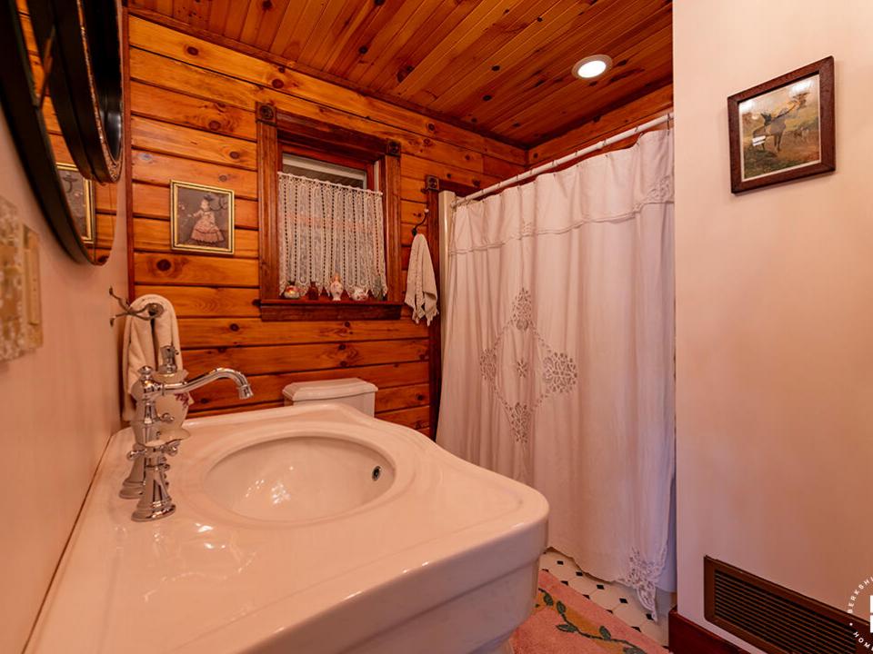 AdirondackHomeOnRainbowLake_Bathroom1_Sh