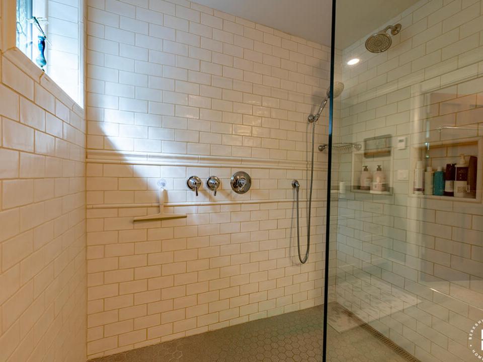 AdirondackHomeOnRainbowLake_Bathroom3_Sh