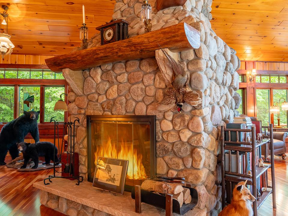 AdirondackHomeOnRainbowLake_DR_Fireplace