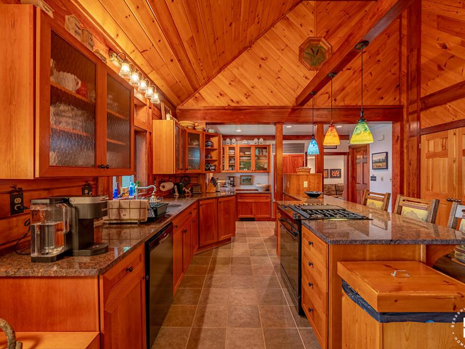 AdirondackHomeOnRainbowLake_Kitchen