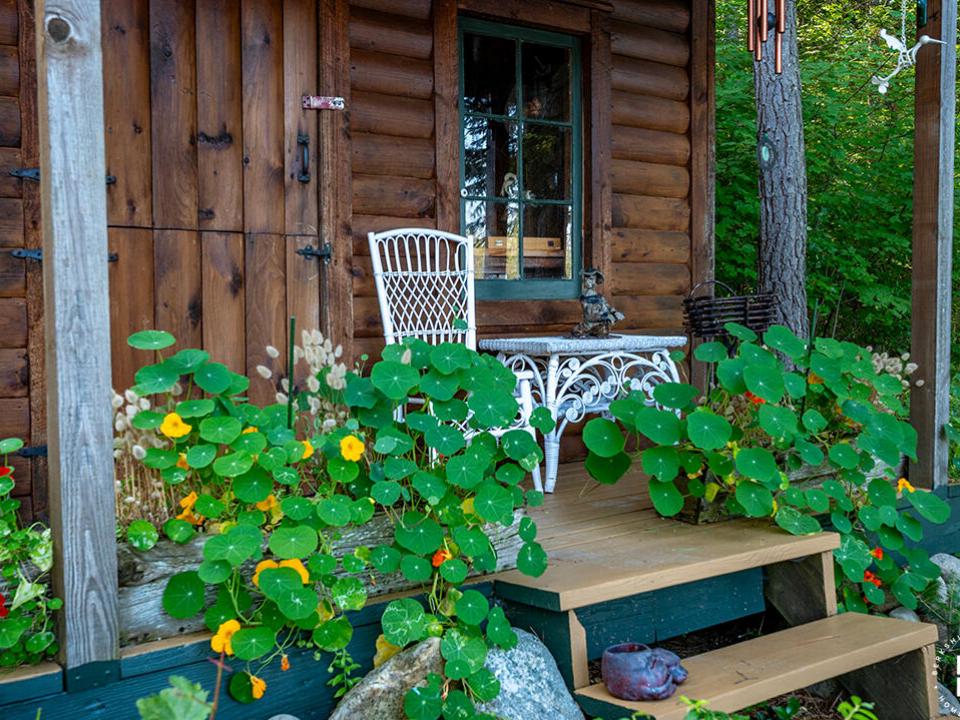 LakefrontHomeOnRainbowLake_AC_Exterior