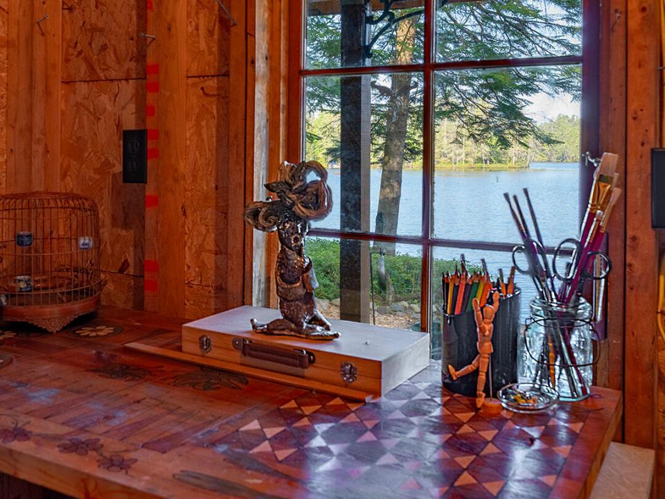 LakefrontHomeOnRainbowLake_AC_Interior