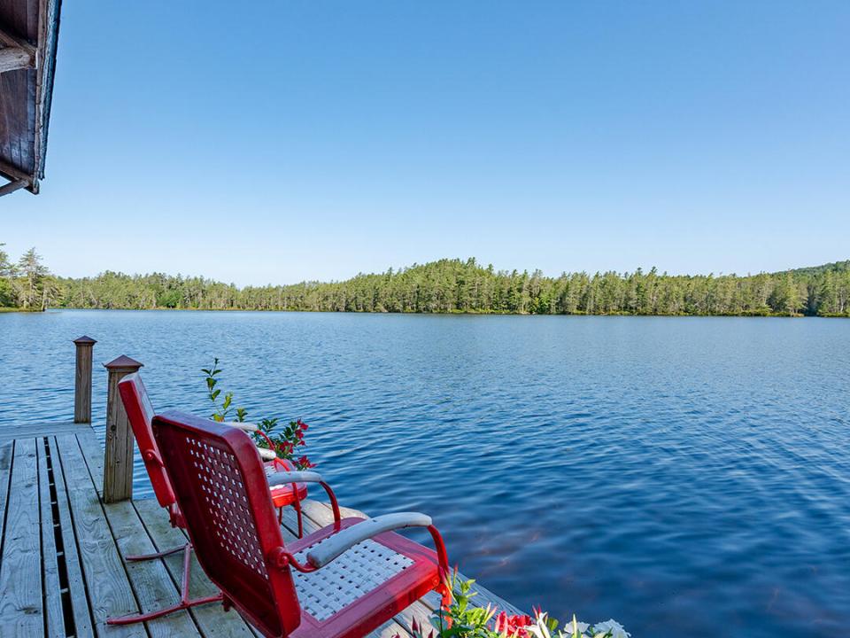 LakefrontHomeOnRainbowLake_BH_Dock_RedCh